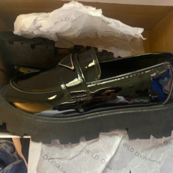 loafers - Picture 2 of 5